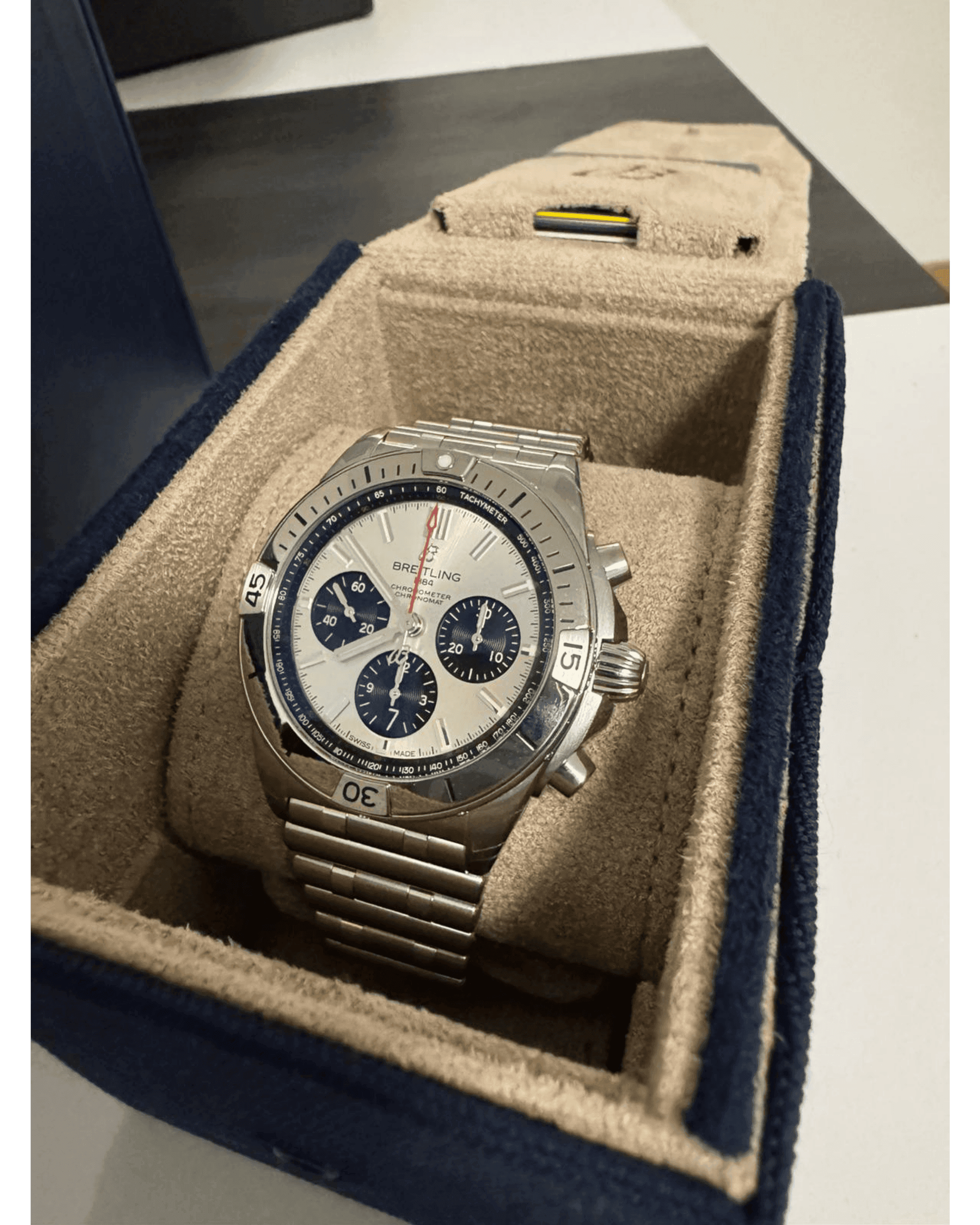 Breitling Chronomat B01 — view 2